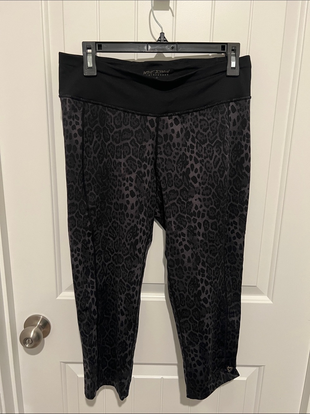 Betsey Johnson Women’s Large Black Performance Leggings with Leopard Print.